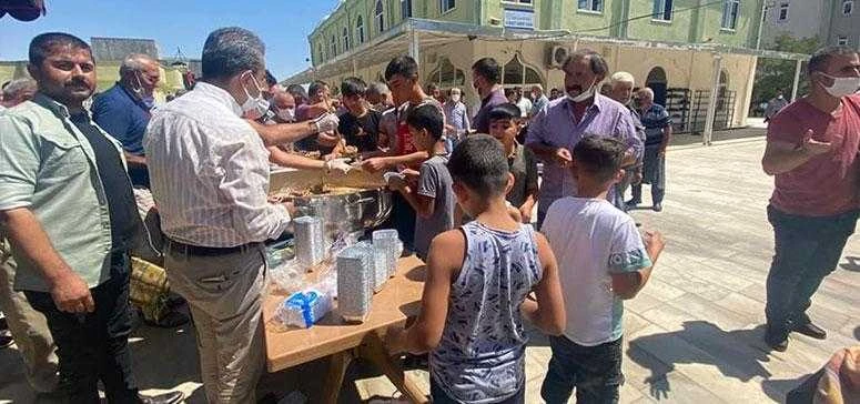 Besni Belediyesinden vatandaşlara aşure ikramı