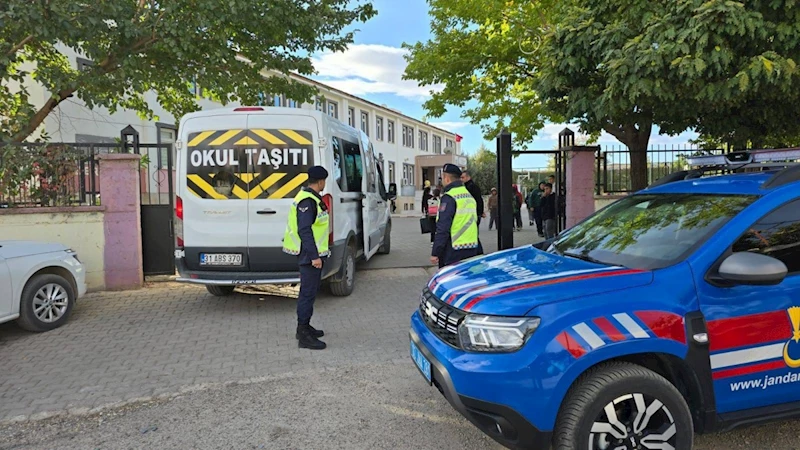 Adıyaman’da ‘Huzurlu Okul Önleri ve Huzurlu Sokaklar’ uygulaması: 22 Gözaltı 