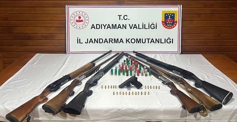 Adıyaman’da bir evde çok sayıda silah ele geçirildi: 1 gözaltı 