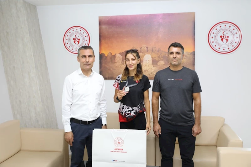 Adıyamanlı sporcu atletizmde Türkiye ikincisi oldu 