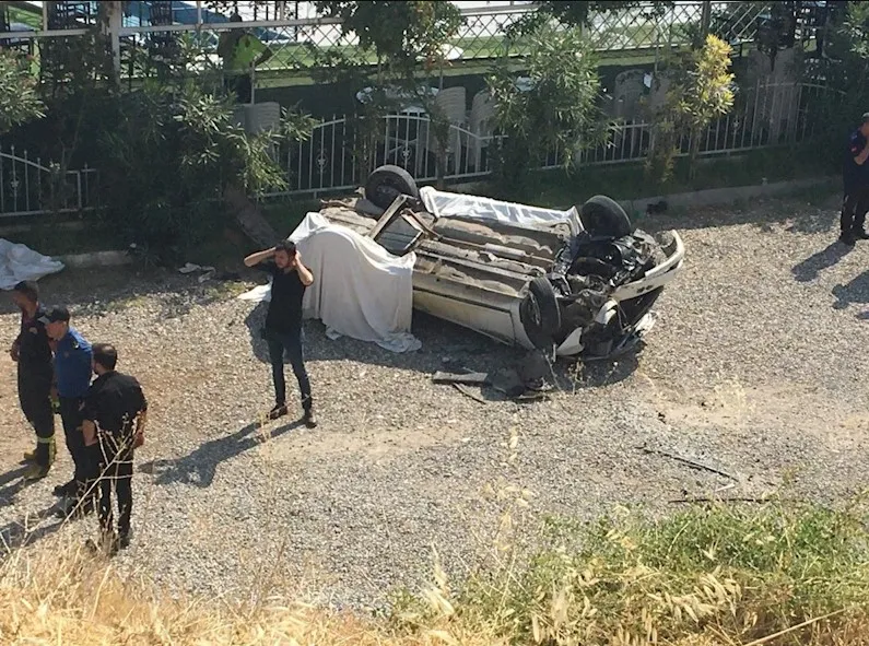 Şarampole devrilen araçtaki iki kişi hayatını kaybetti  - Videolu Haber