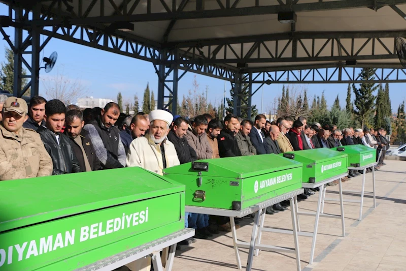 Terbizek kavşağındaki feci kazada hayatını kaybedenler toprağa verildi