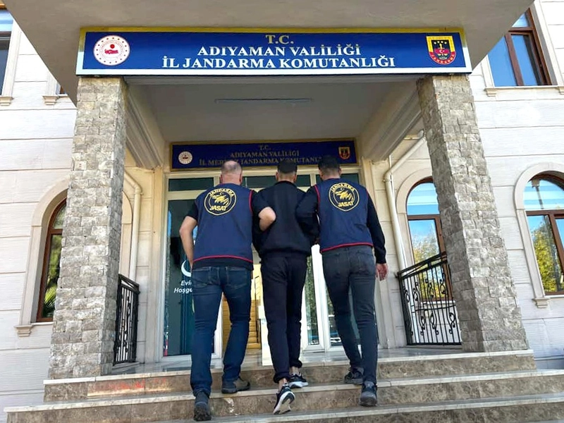 Fuhuşa teşvik suçundan 12 yıl hapis cezası bulunan şüpheli tutuklandı 