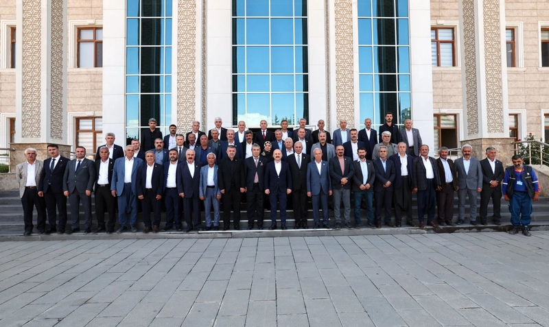 Vali Osman Varol muhtarları ağırladı 