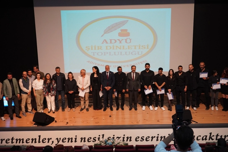 ADYÜ’de ‘Güz Rüzgarı’nda Şiir ve Müzik Dinletisi’: Murat Kayış onur konuğu olarak katıldı  - Videolu Haber