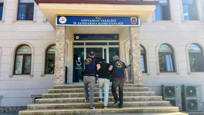 Haklarında kesinleşmiş hapis cezası bulunan 2 kişi yakalandı