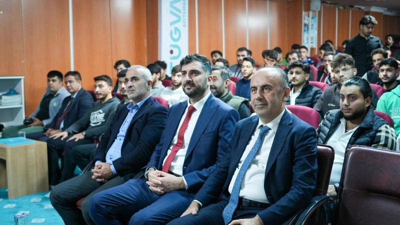 Adıyaman Üniversitesi Rektörü Mehmet Keleş, TÜGVA öğrencileriyle buluştu 