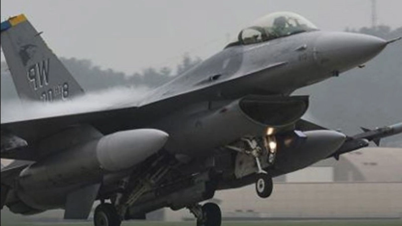 ABD’ de F-16 uçağı eğitim uçuşu sırasında düştü 