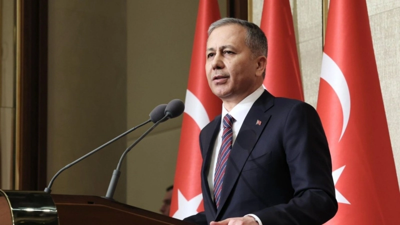 Bakan Yerlikaya: ‘ Adıyaman dahil 72 ilde düzenlenen operasyonda 352 kilo uyuşturucu, 4 milyon hap ele geçirildi’ 