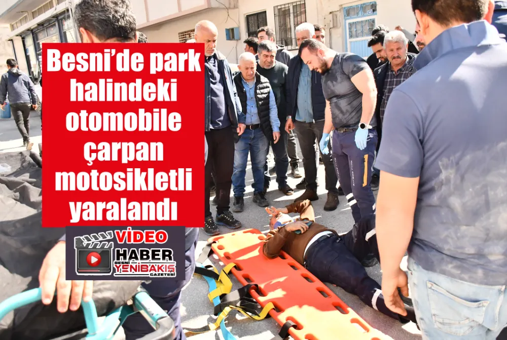 Park halindeki otomobile çarpan motosikletli yaralandı