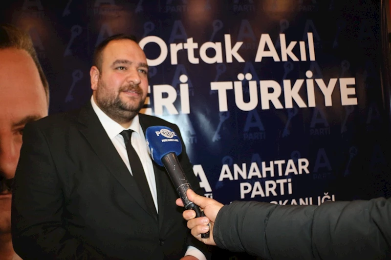 Anahtar Parti İl Başkanı Alsan: ‘Bitmemiş daireleri teslim etmek şov değilse nedir?’ 