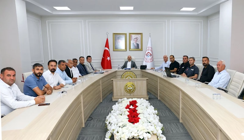 Vali Varol muhtarlarla bir araya geldi