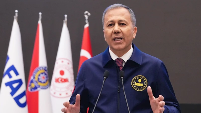 Bakan Yerlikaya: İzmir, Bilecik ve Hatay’da 50 binden fazla kişi tahliye edildi 