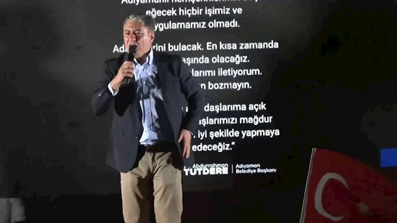 ‘Adıyaman’ı Abdurrahman yönetecek’ diyen CHP’li Ulaş Karasu sahneden düşerek yaralandı 