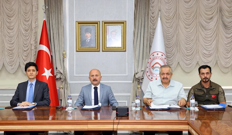 Vali Varol, sahipsiz hayvanların korunmasına yönelik VKS toplantısına katıldı 