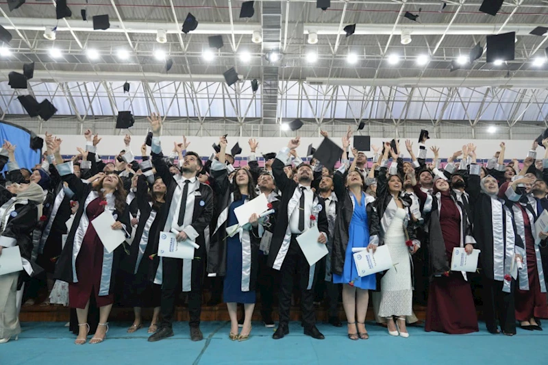 Adıyaman Üniversitesi Tıp Fakültesi 7. dönem mezunlarını uğurladı 