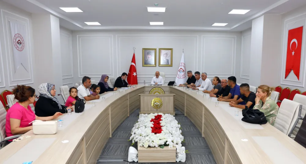 Vali Varol iş arayan vatandaşları kabul etti