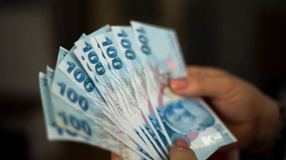 Ağustos Ayı Yaşlı ve Engelli Aylıkları Hesaplara Yatırılmaya Başlandı
