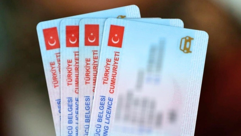 Bakan Yerlikaya: Eski tip sürücü belgelerinin yenilenmesi için son tarih 31 Ekim — süre uzatılmayacak 