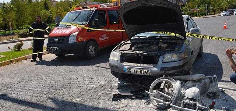 El Frenini çekmeyi unuttuğu otomobil iki araca çarparak durdu